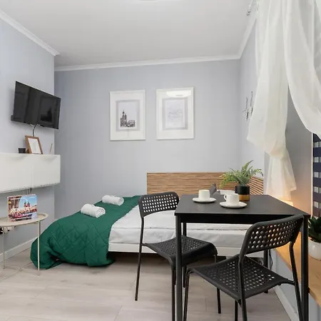 Modern Studio Radomska By Renters Διαμέρισμα *